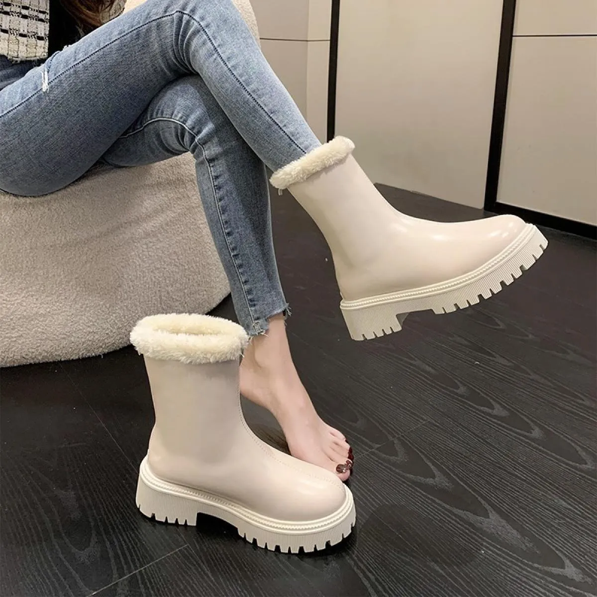 2023 Scarpe da donna invernali calde e in velluto Stivali al ginocchio da donna Designer Cerniera posteriore Stivali da donna Pi