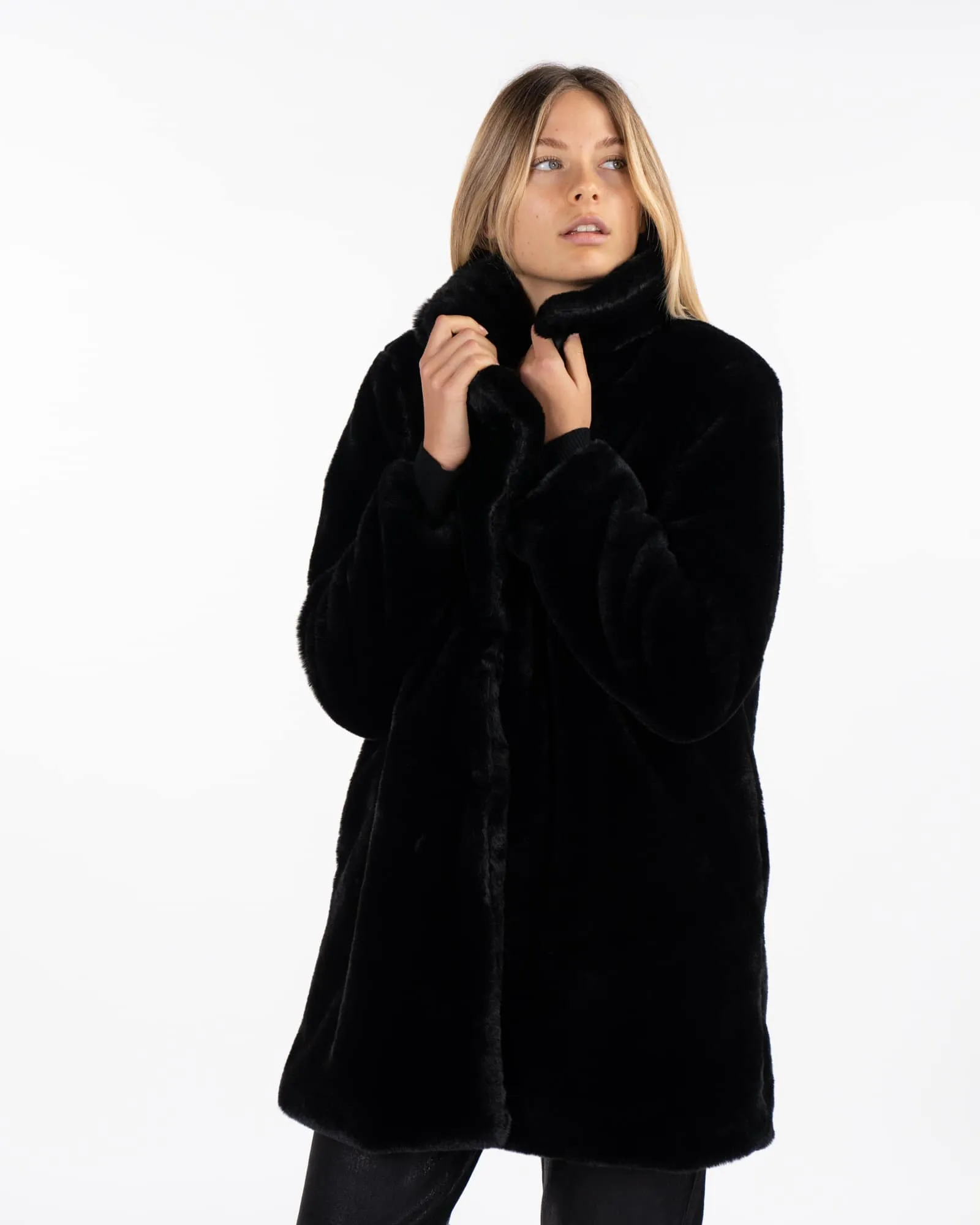 Cappotto in pelliccia - NERO