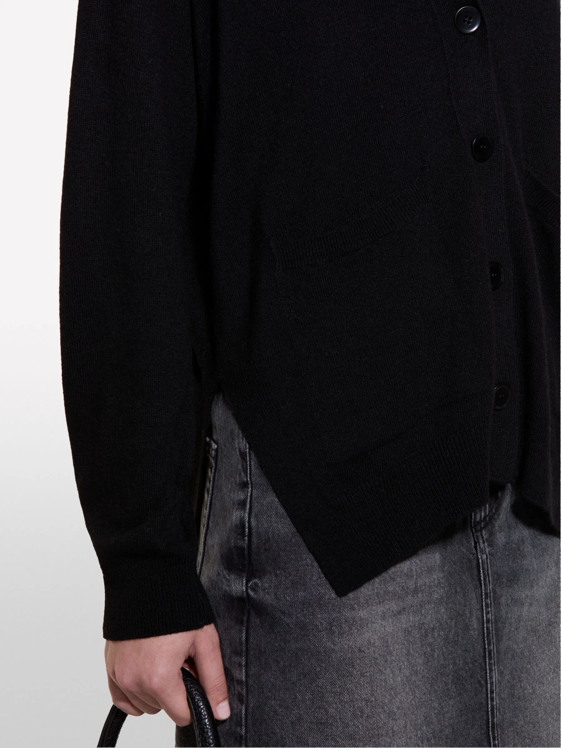 Nuovi arrivi      Cardigan nero con spacchi