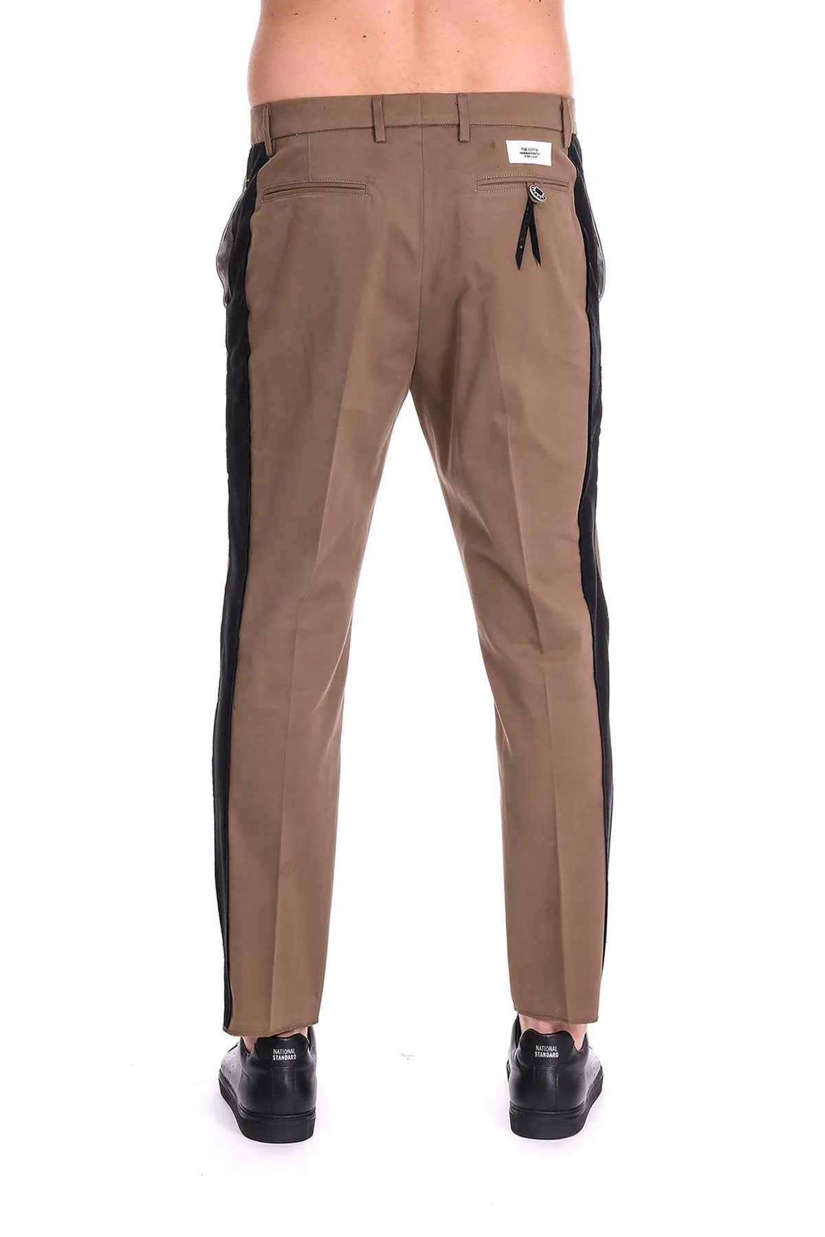 PANTALONE CON BANDE LATERALI